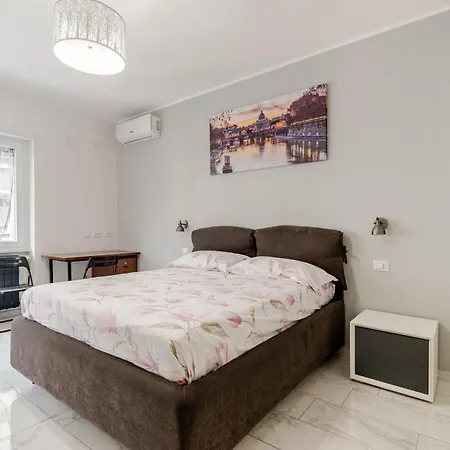 Tiburtina House - Moderno Bilocale Green, 4 Pax Rom