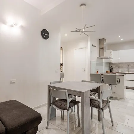 Апартаменты Tiburtina House - Moderno Bilocale Green, 4 Pax *